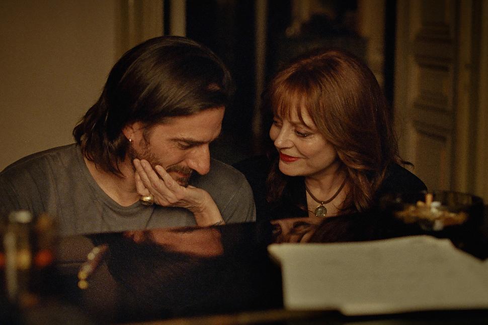 Leo (Luca Marinelli) e Ava (Susan Sarandon)